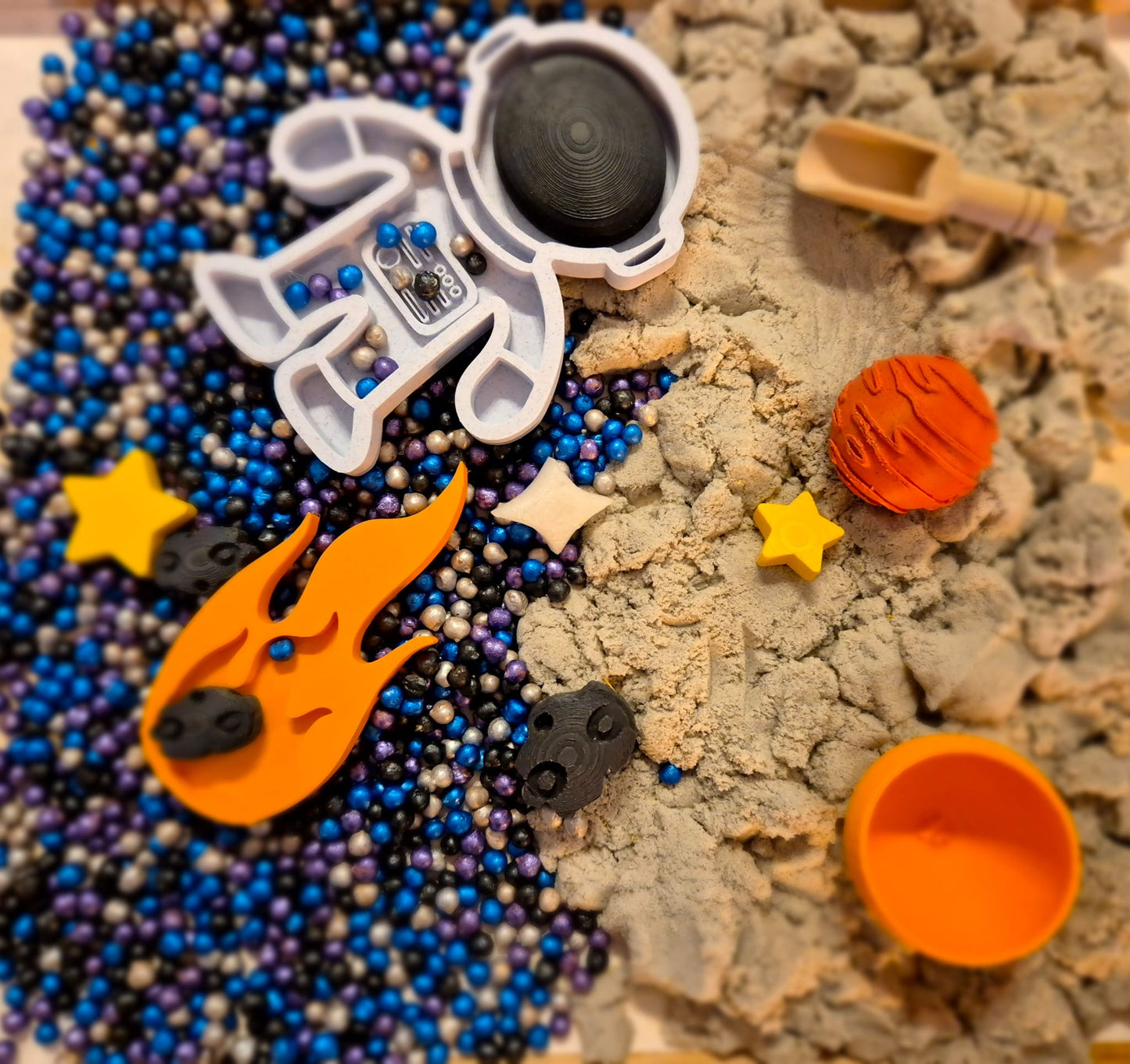 KLEINE ASTRONAUT - Ready to play sensorybox