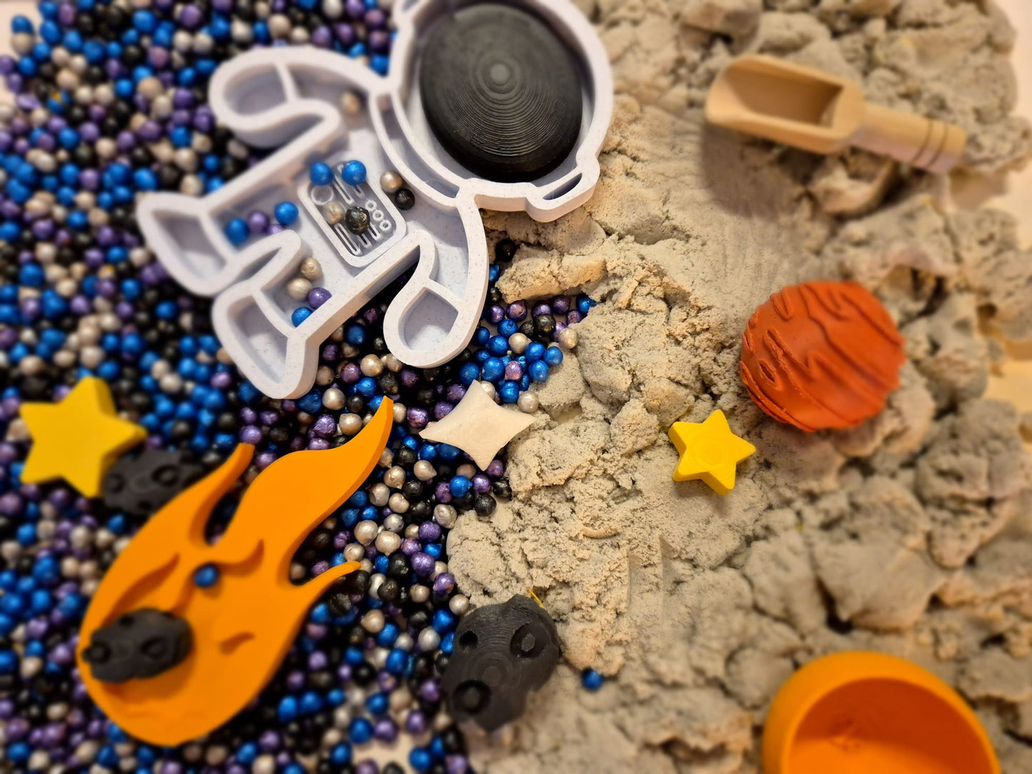KLEINE ASTRONAUT - Ready to play sensorybox