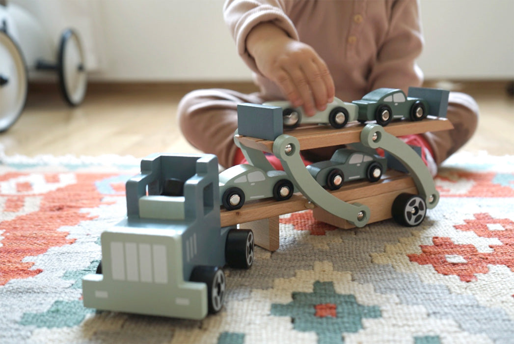 Autotransporter, houten speelgoed, educatief speelgoed, open spel, fijne motoriek, motorische ontwikkeling