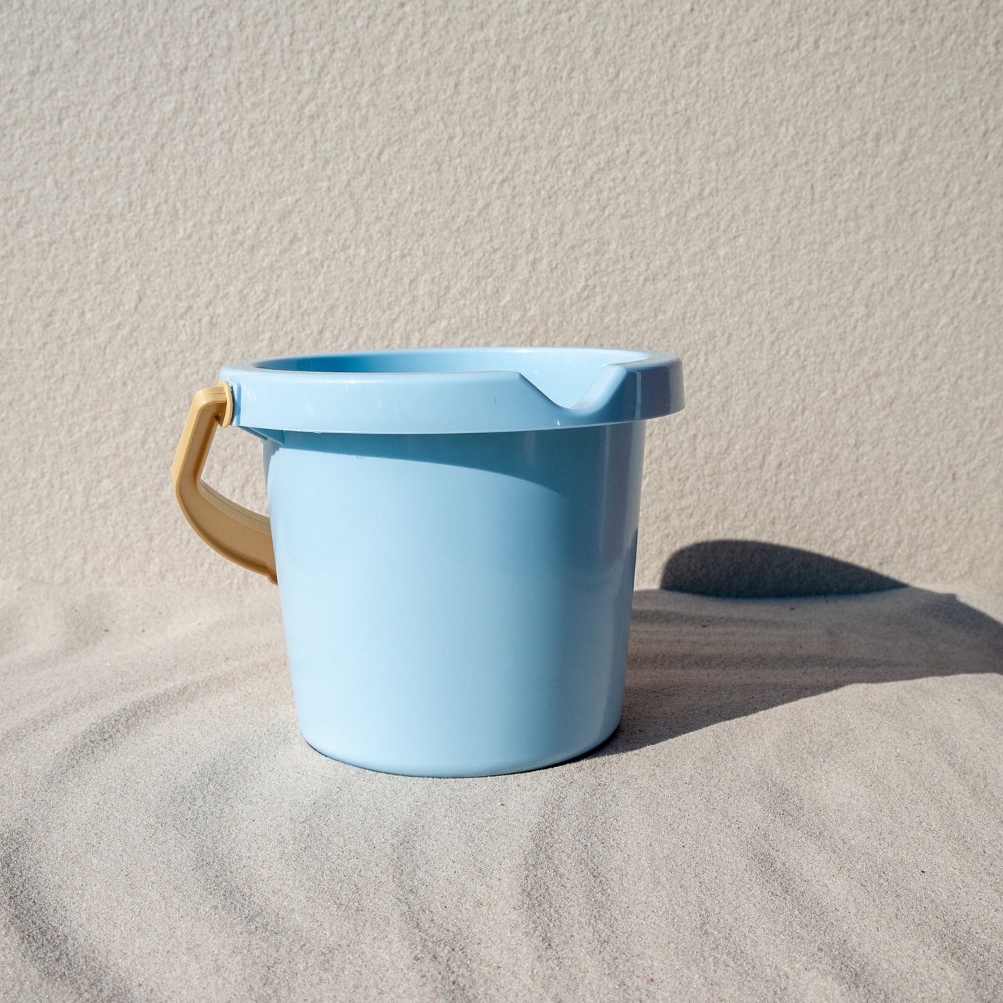 Blauw emmertje - STRAND